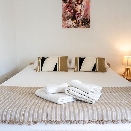 Apartments Miki บาร์ ภายนอก รูปภาพ