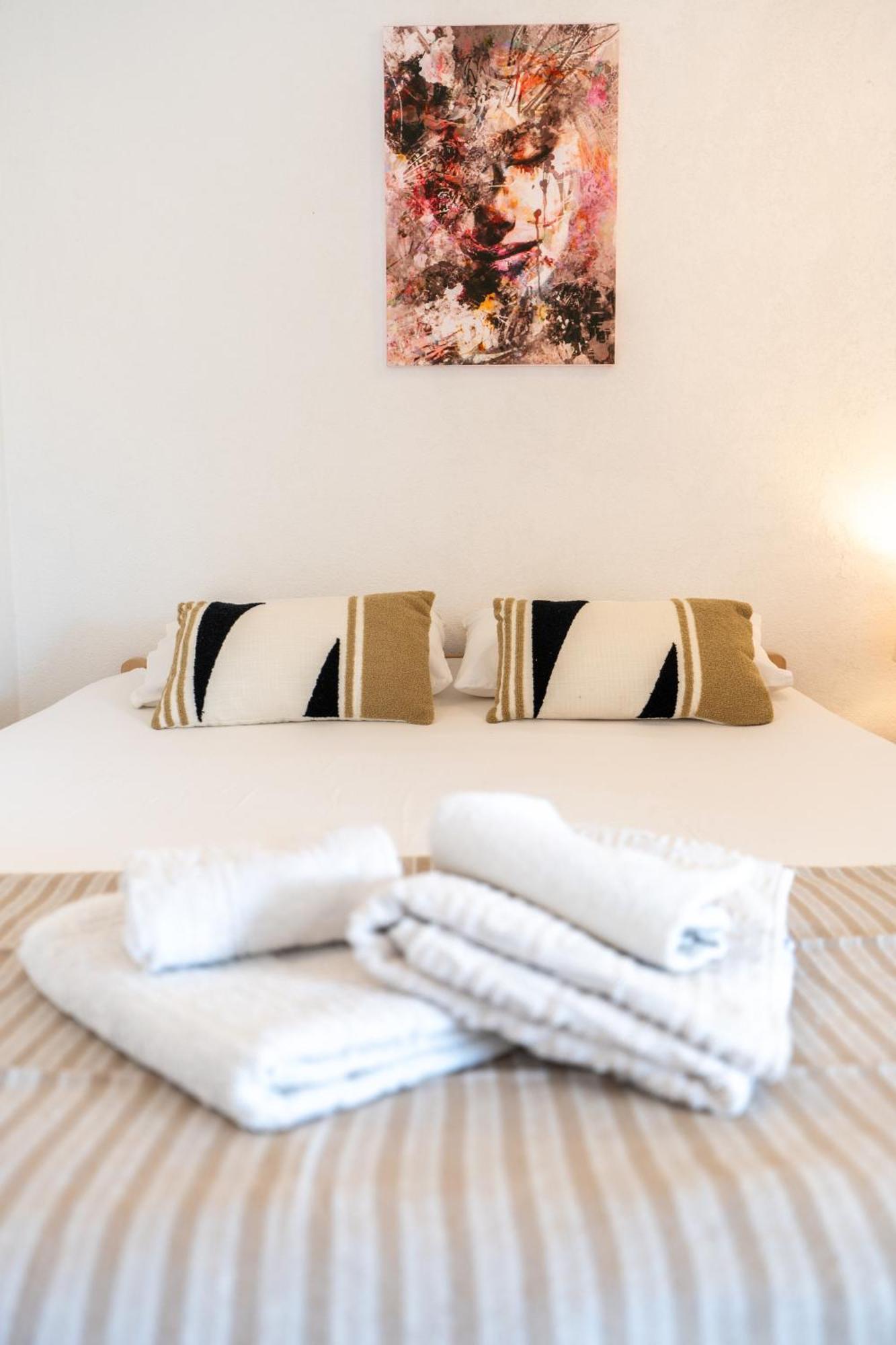 Apartments Miki บาร์ ภายนอก รูปภาพ