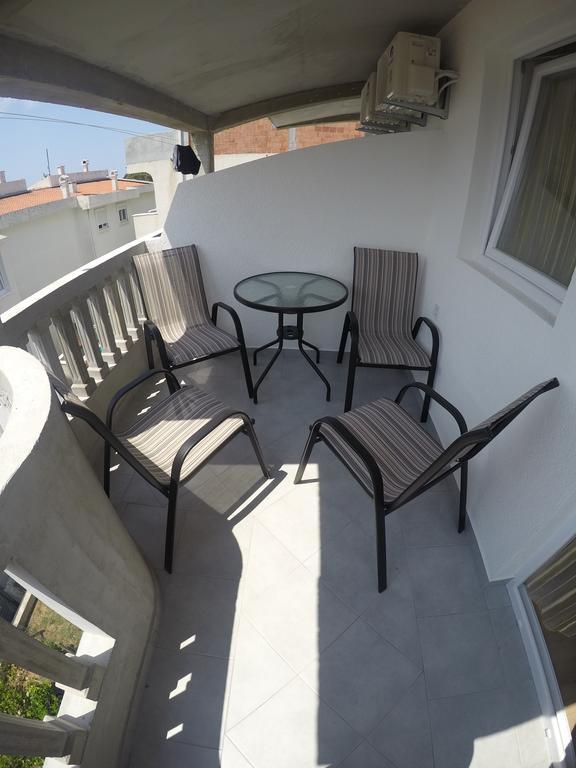 Apartments Miki บาร์ ภายนอก รูปภาพ